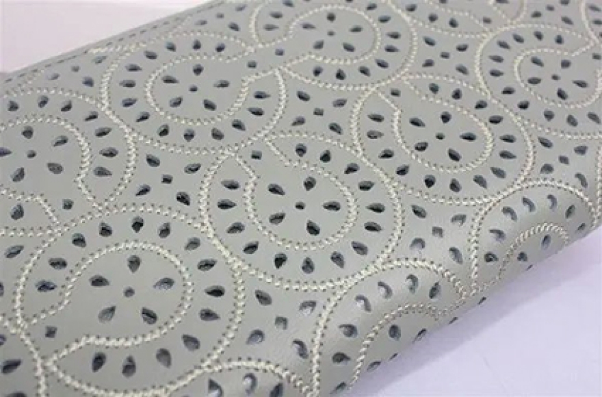 富怡全自動異形旋轉(zhuǎn)墊板式?jīng)_孔機