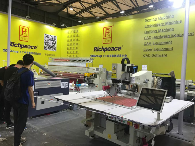 沖縫繡一體機展機調試