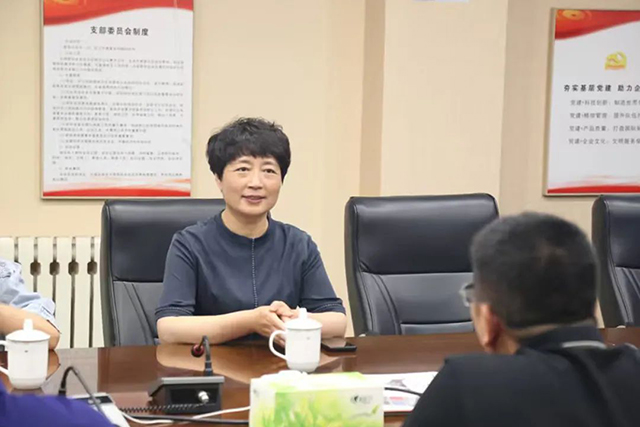 寶坻區總工會領導深入基層，為企業職工送關懷！